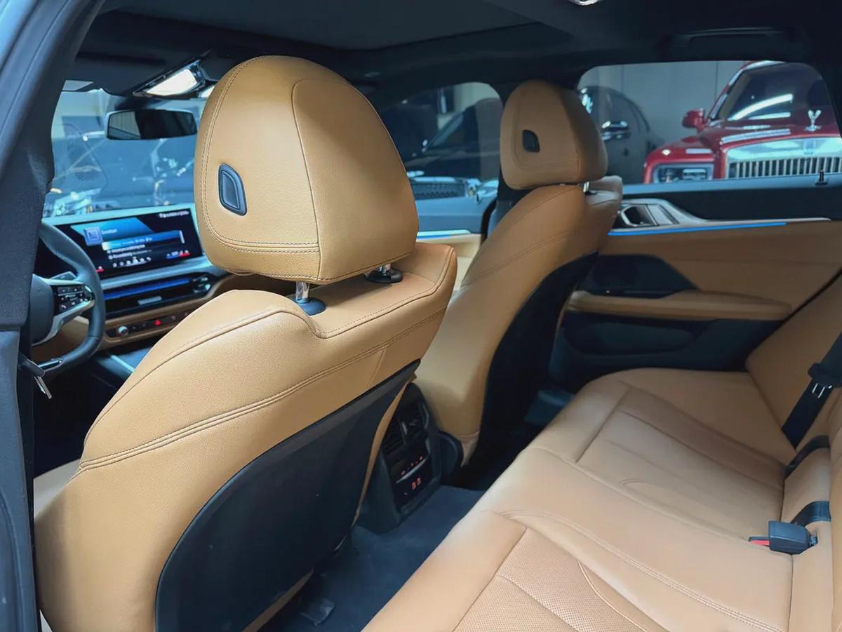 2025 BMW i4 xDrive40 M Sport - American Specs - Brand New!-10-10