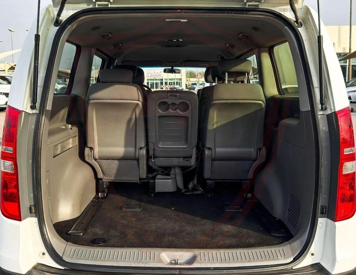 Used Hyundai H-1 2019-15-15