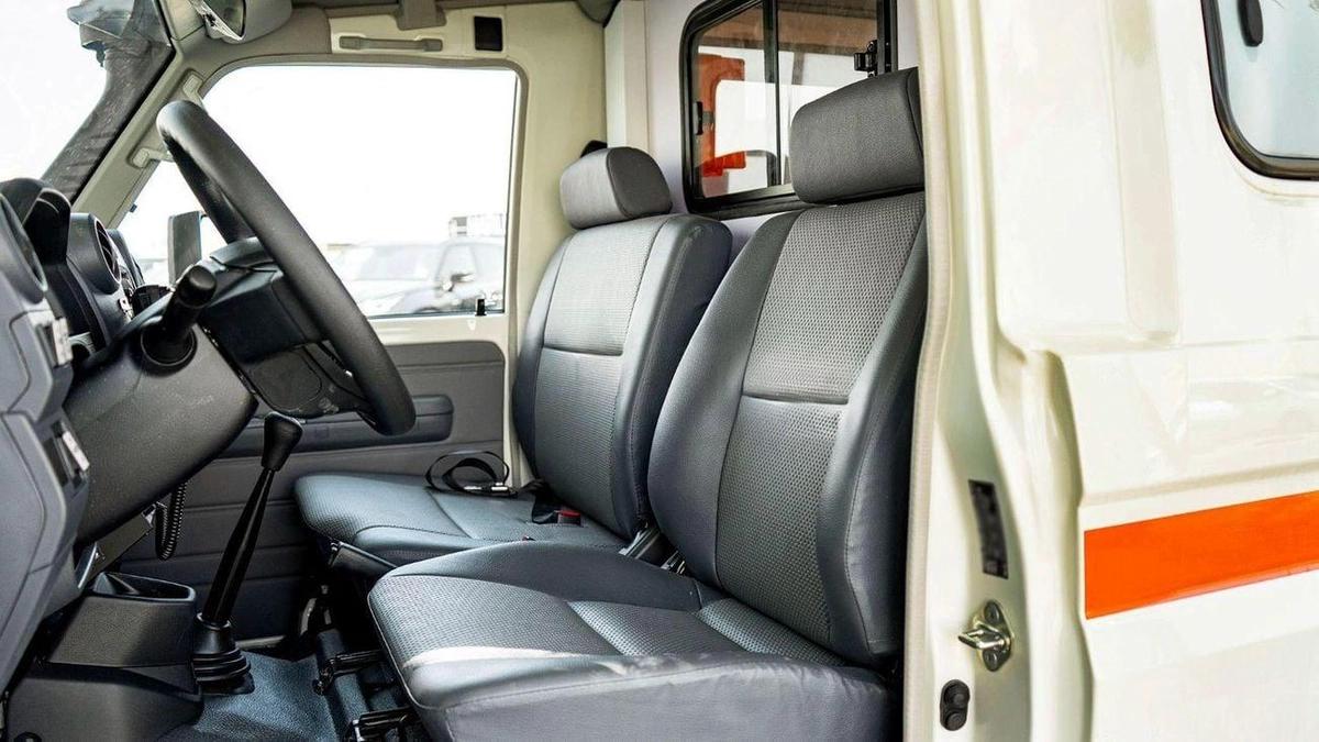 Toyota Land Cruiser 70 TOYOTA LAND CRUISER hard top ambulance LC78 4.2D MT MY2024-9-9