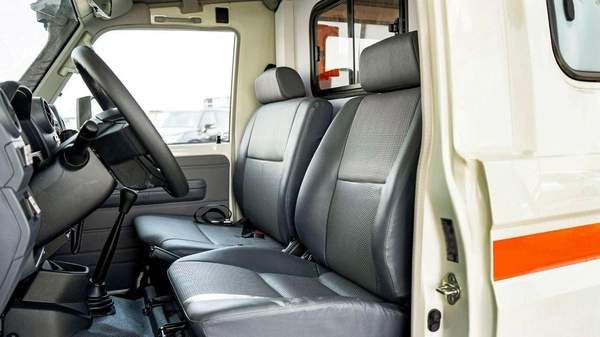 Toyota Land Cruiser 70 TOYOTA LAND CRUISER hard top ambulance LC78 4.2D MT MY2024