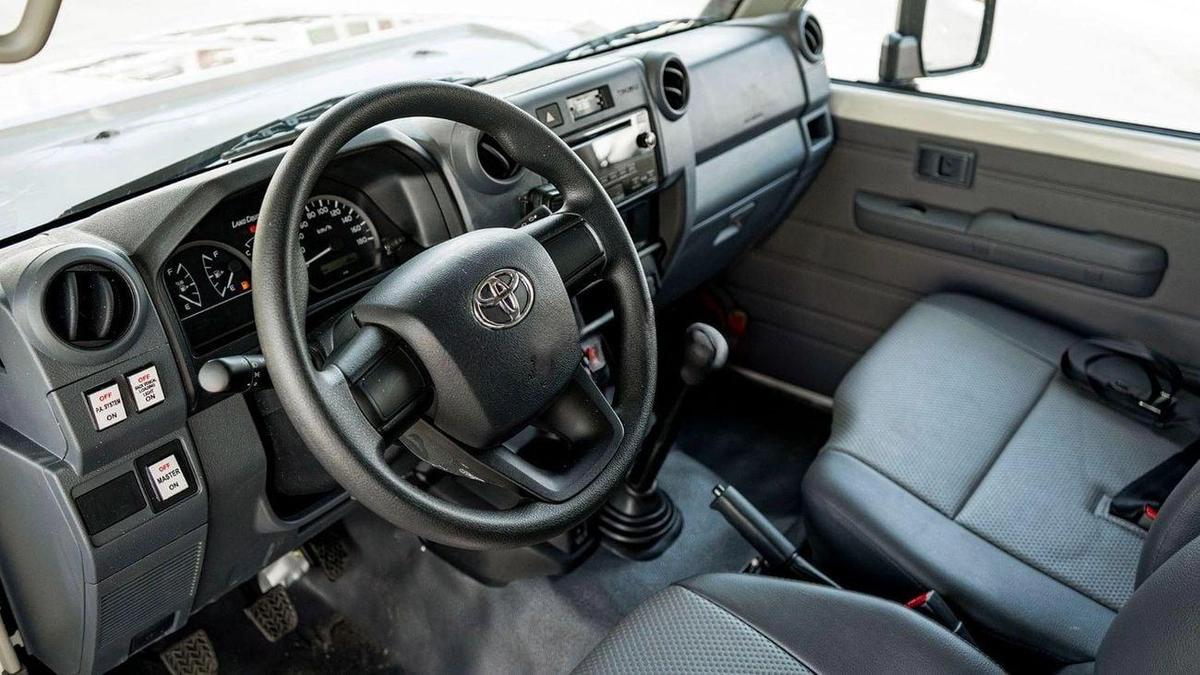 Toyota Land Cruiser 70 TOYOTA LAND CRUISER hard top ambulance LC78 4.2D MT MY2024-13-13