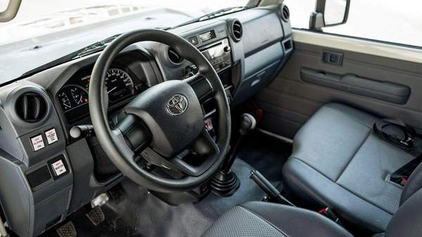 Toyota Land Cruiser 70 TOYOTA LAND CRUISER hard top ambulance LC78 4.2D MT MY2024