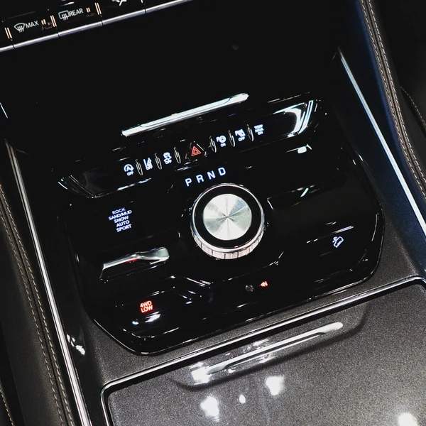 AED 2,778 pm• 0% Downpayment • Jeep Wagoneer • 1 Year Warranty