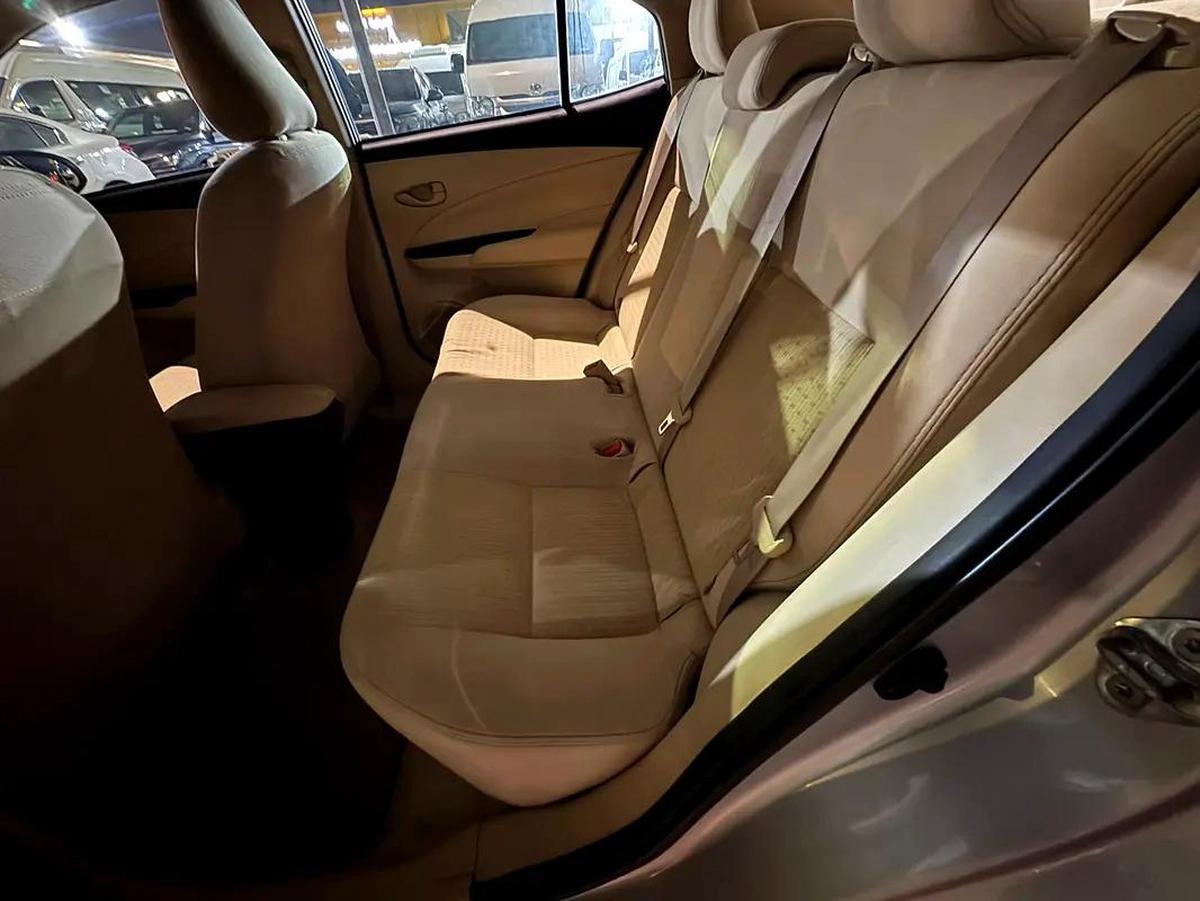 2022 Toyota Yaris SE - GCC Specs - Excellent Condition-4-4