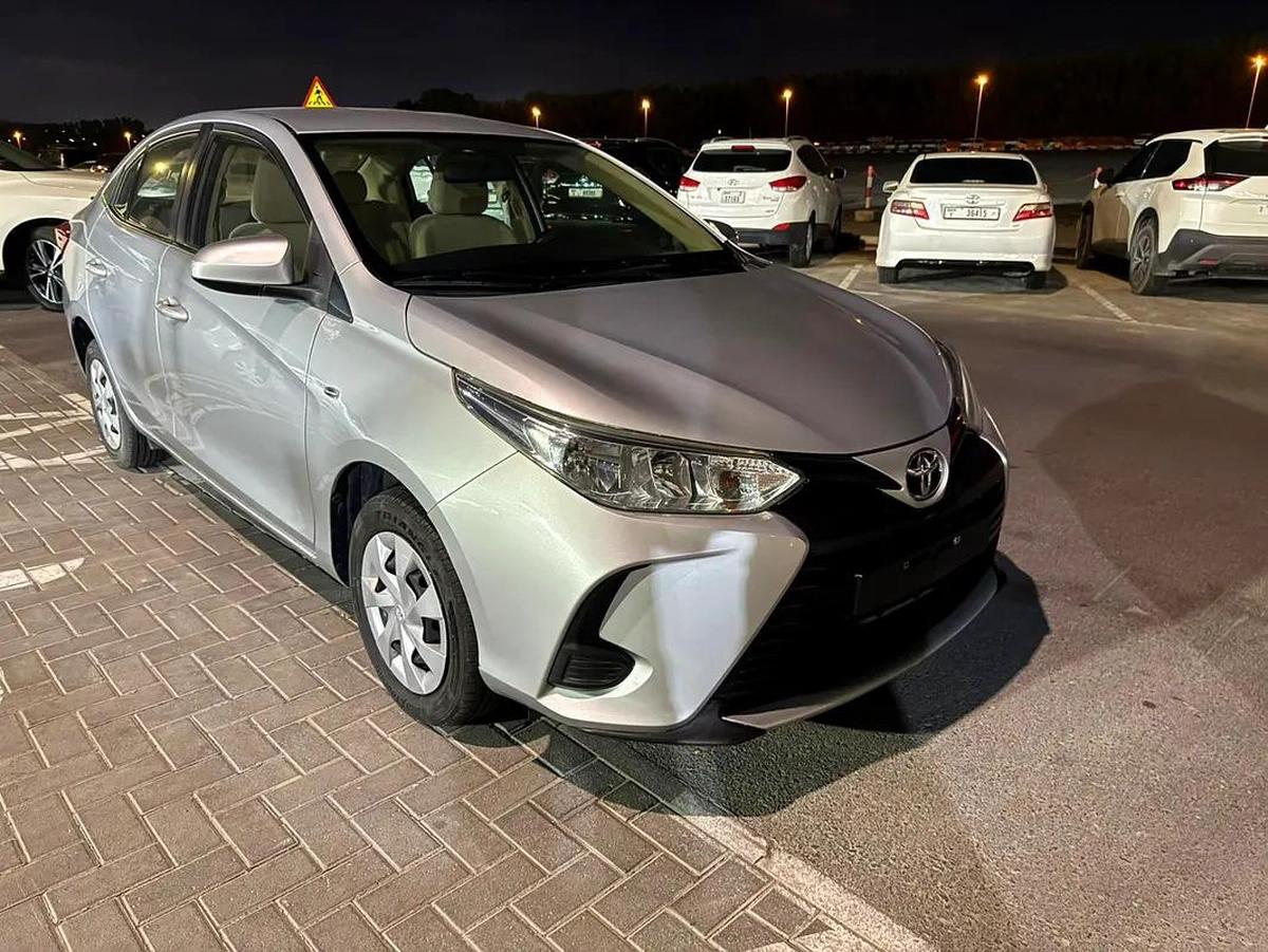 2022 Toyota Yaris SE - GCC Specs - Excellent Condition-3-3
