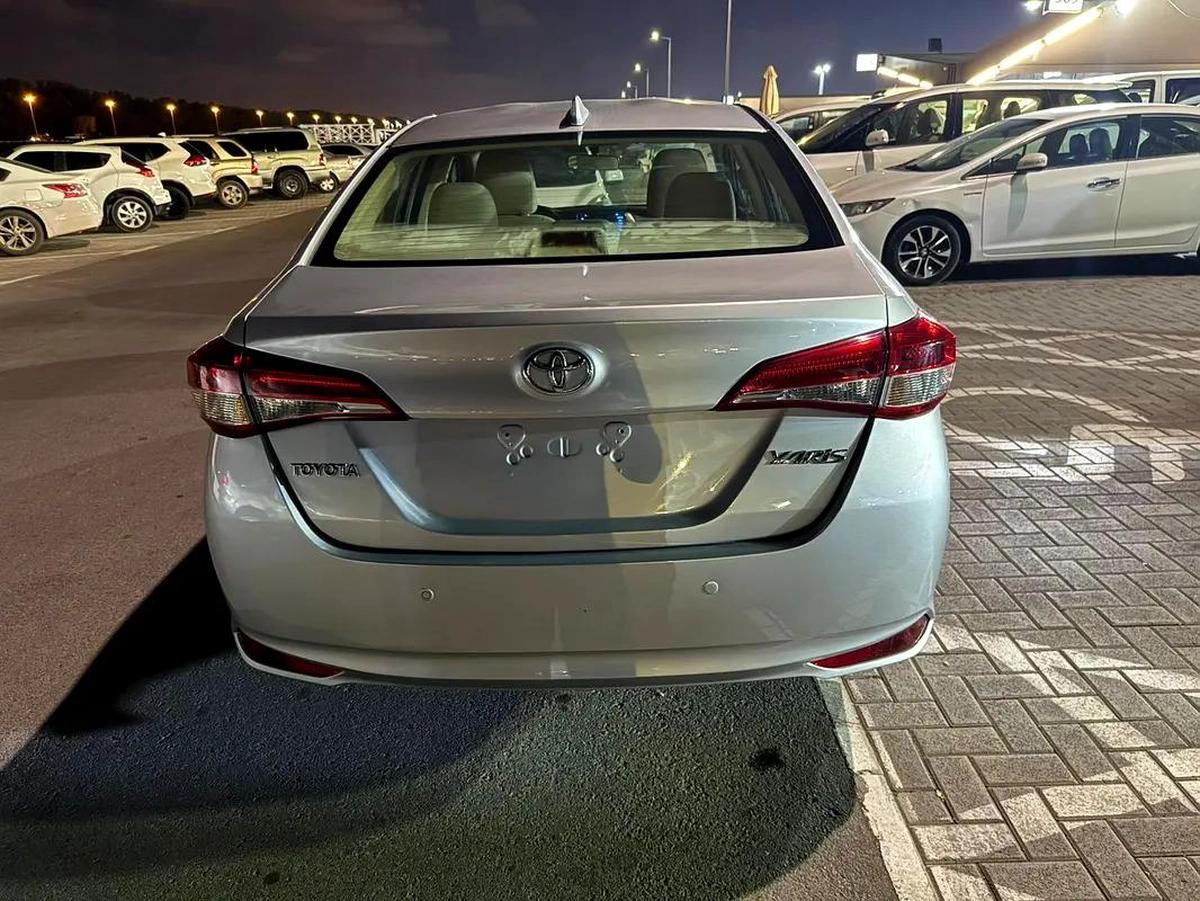 2022 Toyota Yaris SE - GCC Specs - Excellent Condition-6-6