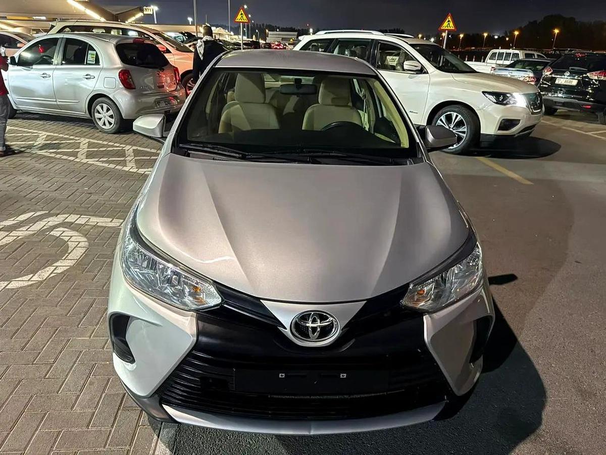 2022 Toyota Yaris SE - GCC Specs - Excellent Condition-8-8
