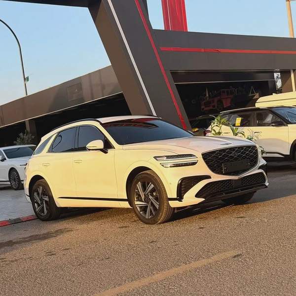 Genesis GV70 2025 | Korean Specs | Clean Title | 20K KM | White | جينسس GV70 2025