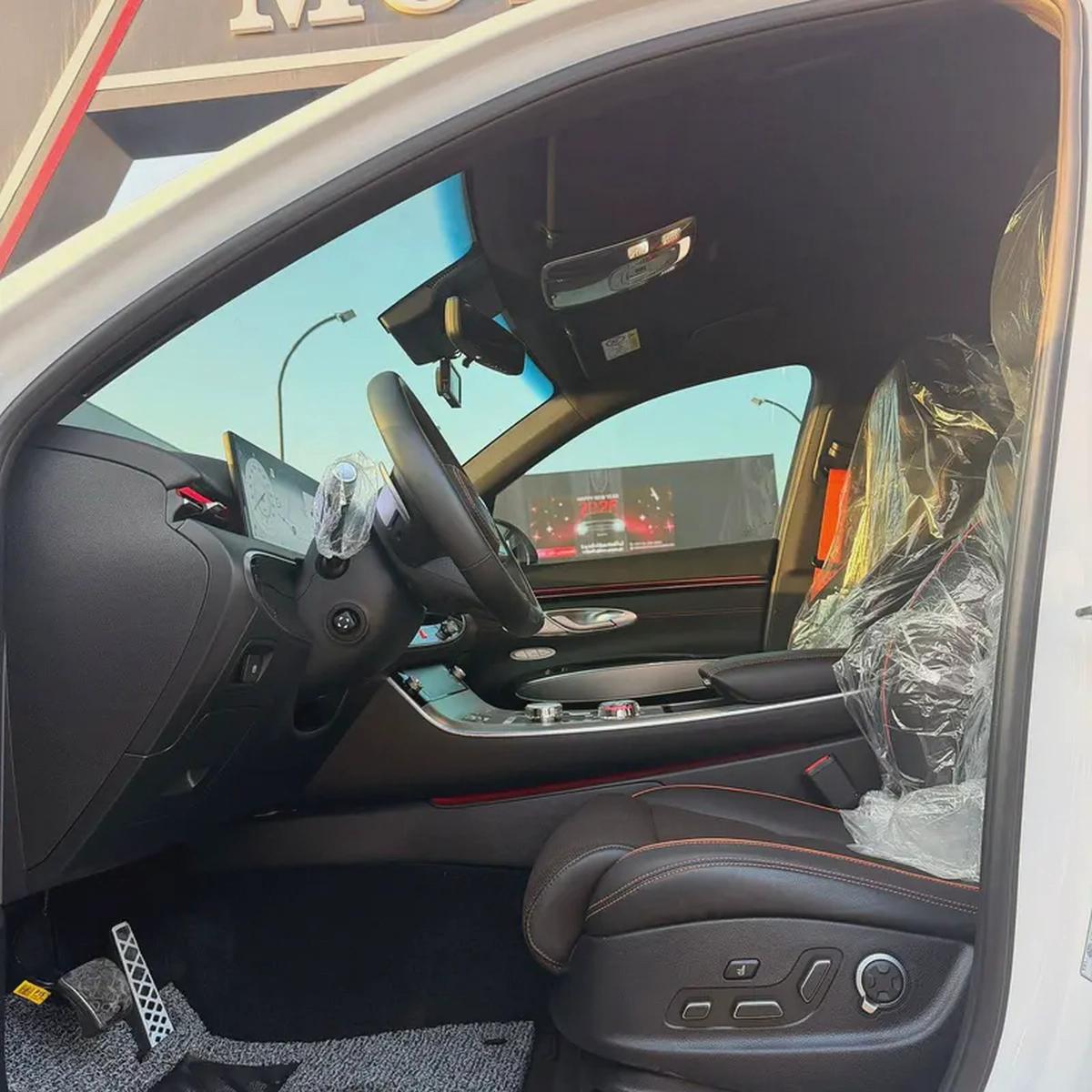 Genesis GV70 2025 | Korean Specs | Clean Title | 20K KM | White | جينسس GV70 2025-6-6