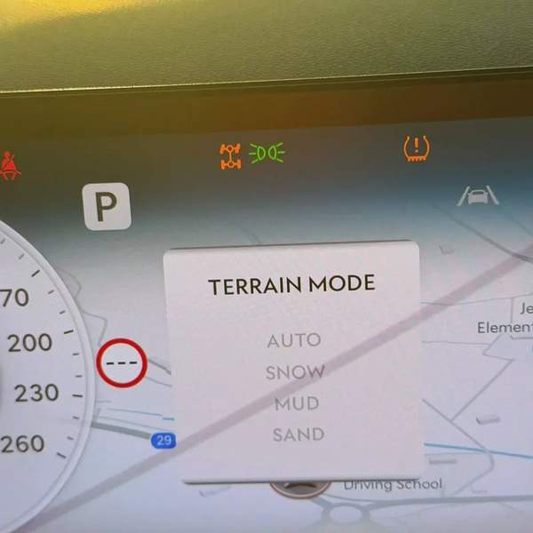 Genesis GV70 2025 | Korean Specs | Clean Title | 20K KM | White | جينسس GV70 2025