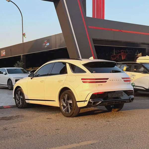 Genesis GV70 2025 | Korean Specs | Clean Title | 20K KM | White | جينسس GV70 2025