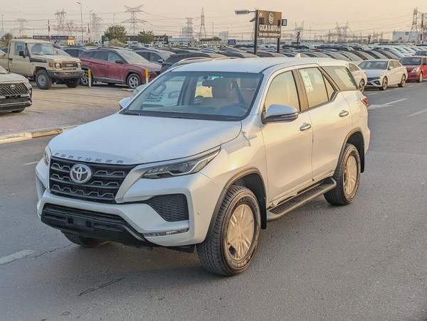 TOYOTA FORTUNER 2023 BRAND NEW GCC V4 2.7L