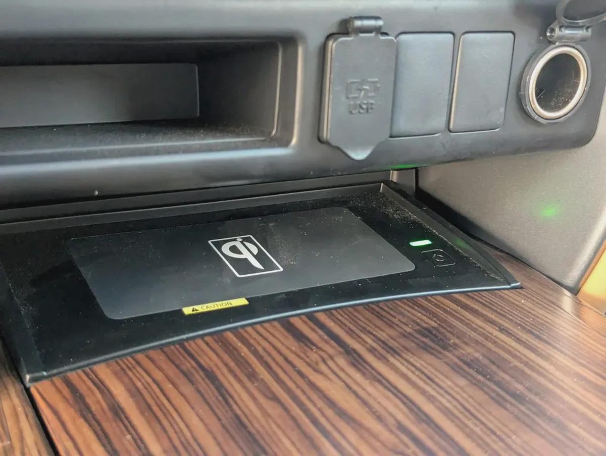 TOYOTA FORTUNER 2023 BRAND NEW GCC V4 2.7L-8-8