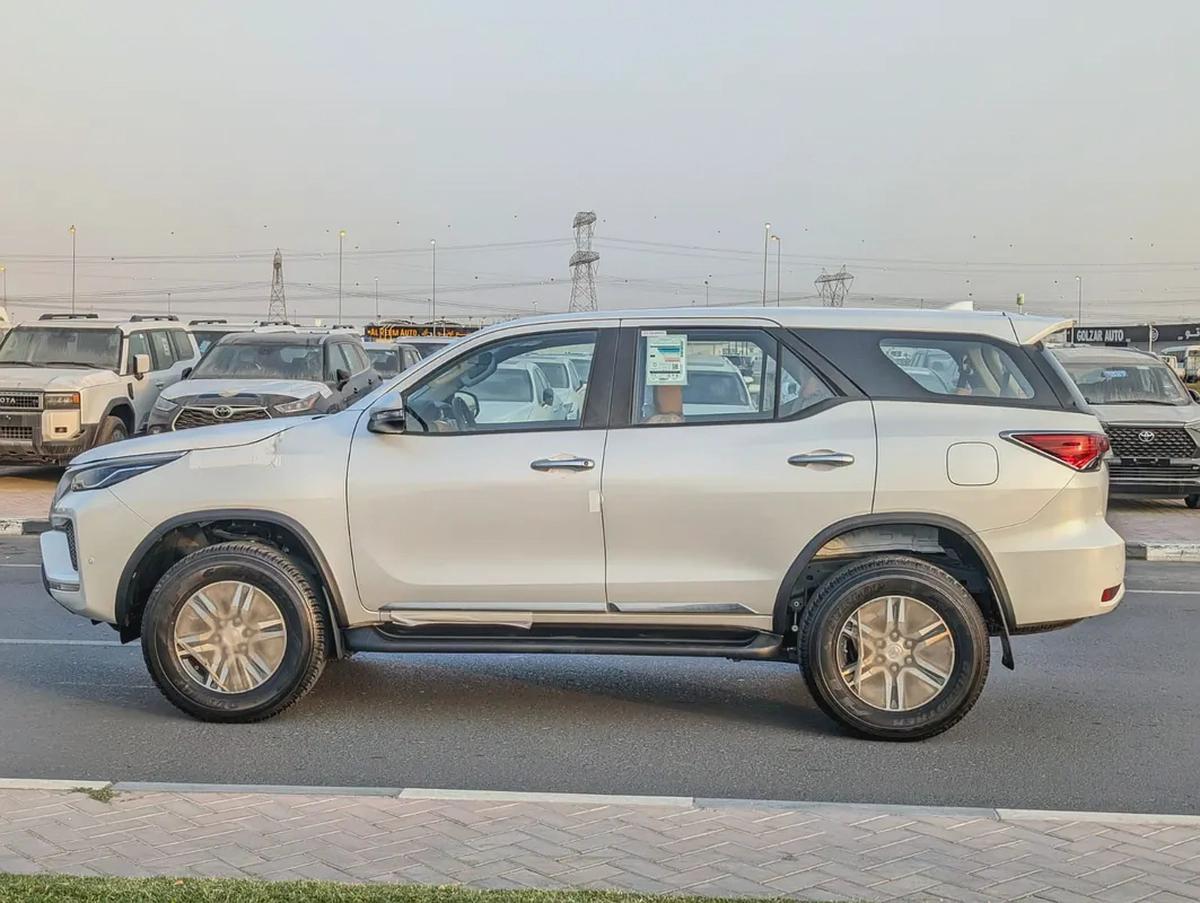 TOYOTA FORTUNER 2023 BRAND NEW GCC V4 2.7L-11-11