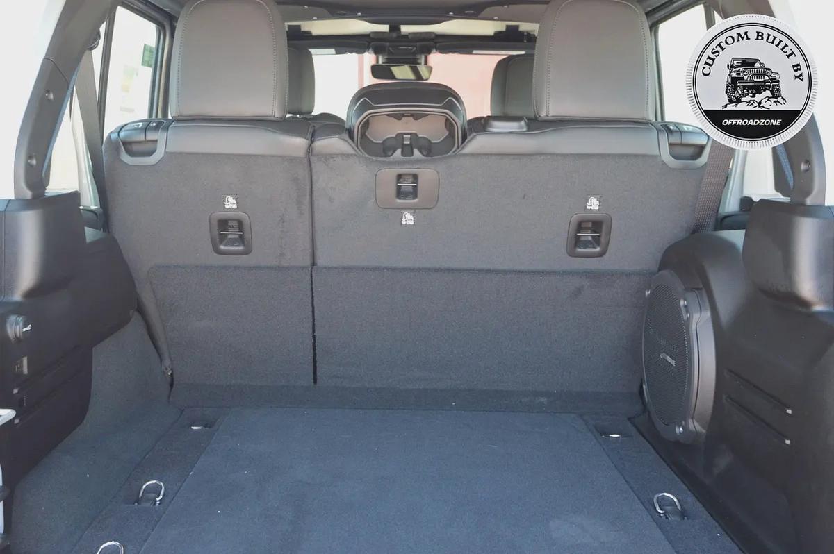 BRAND NEW | DEALER 5 YRS WTY 3 YRS SP | 2026 JEEP WRANGLER 4DR SAHARA BLACK (2.0L)-7-7