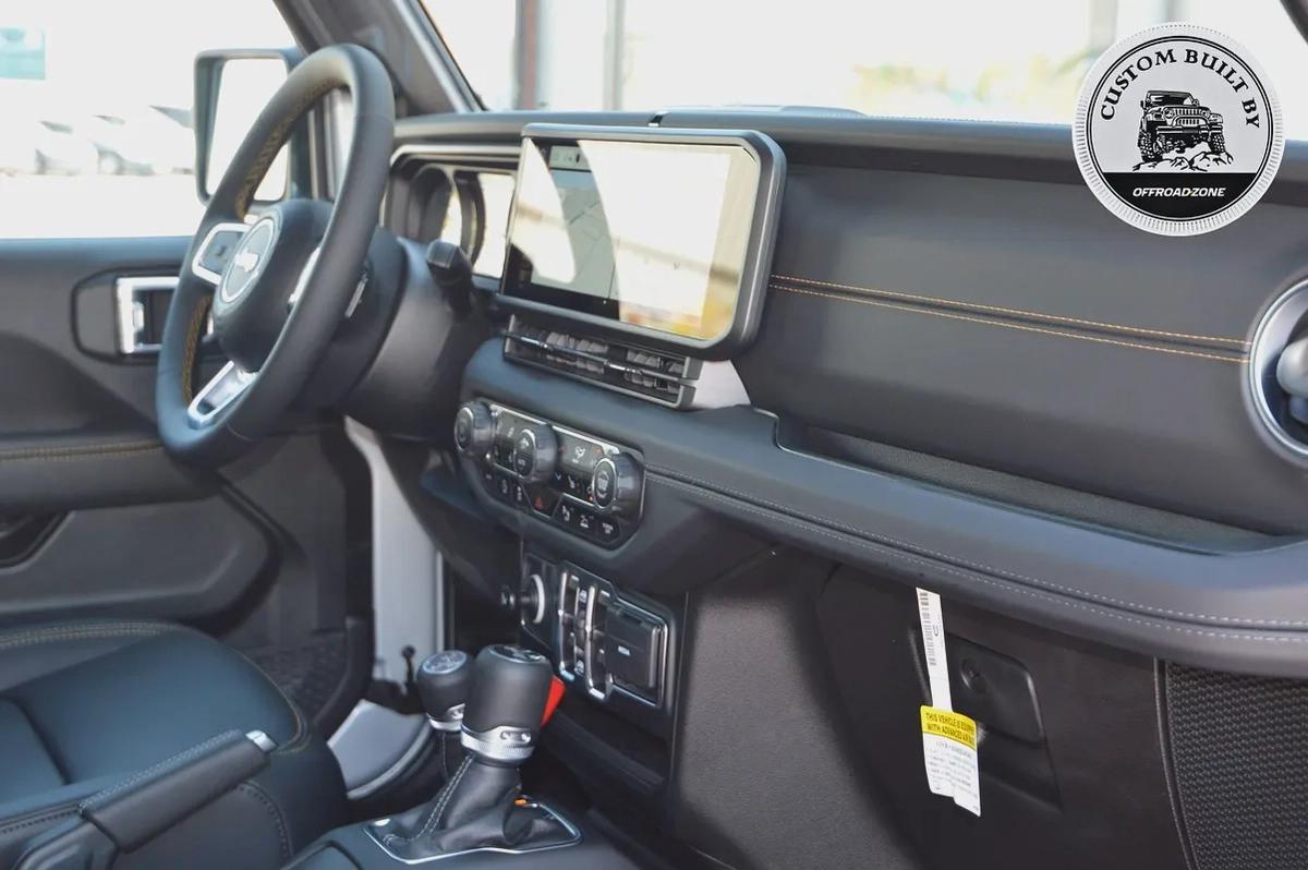 BRAND NEW | DEALER 5 YRS WTY 3 YRS SP | 2026 JEEP WRANGLER 4DR SAHARA BLACK (2.0L)-9-9