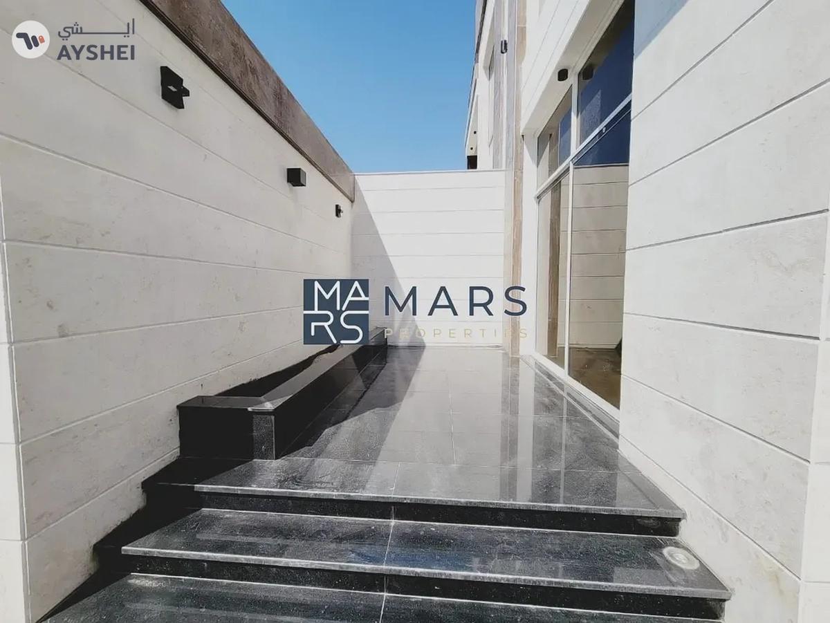 Corner Villa | Modren Finishing| Ready To Move-20-20