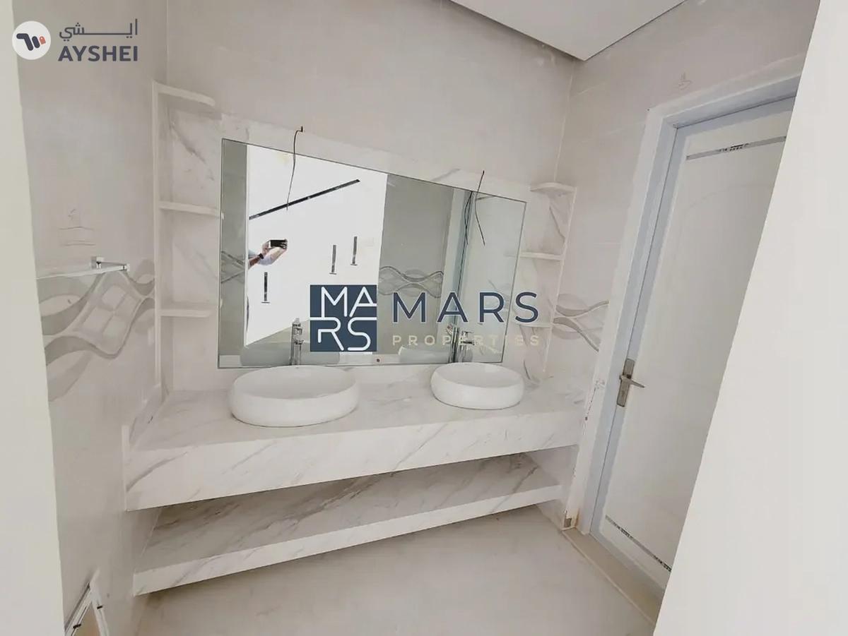 Corner Villa | Modren Finishing| Ready To Move-4-4