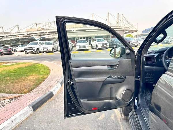 2025 TOYOTA Hilux Dcab 4x4 2.8L GR-S W/RADAR BRAND NEW 0KM