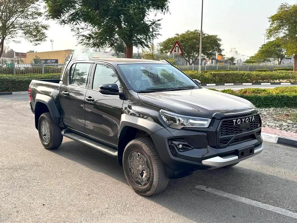 2025 TOYOTA Hilux Dcab 4x4 2.8L GR-S W/RADAR BRAND NEW 0KM-4-4