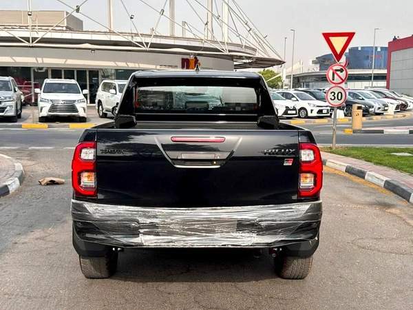 2025 TOYOTA Hilux Dcab 4x4 2.8L GR-S W/RADAR BRAND NEW 0KM