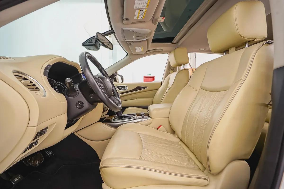 AED 931 PM | INFINITY QX60 7-SEATER 2017 | 7-SEATER | PARTIAL AGENCY HISTORY | 1 YEAR WARRANTY| GCC-8-8