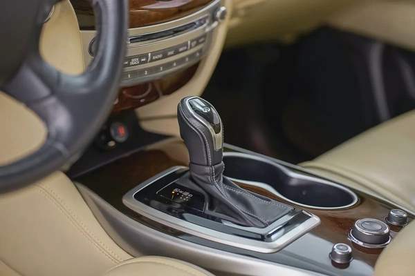 AED 931 PM | INFINITY QX60 7-SEATER 2017 | 7-SEATER | PARTIAL AGENCY HISTORY | 1 YEAR WARRANTY| GCC