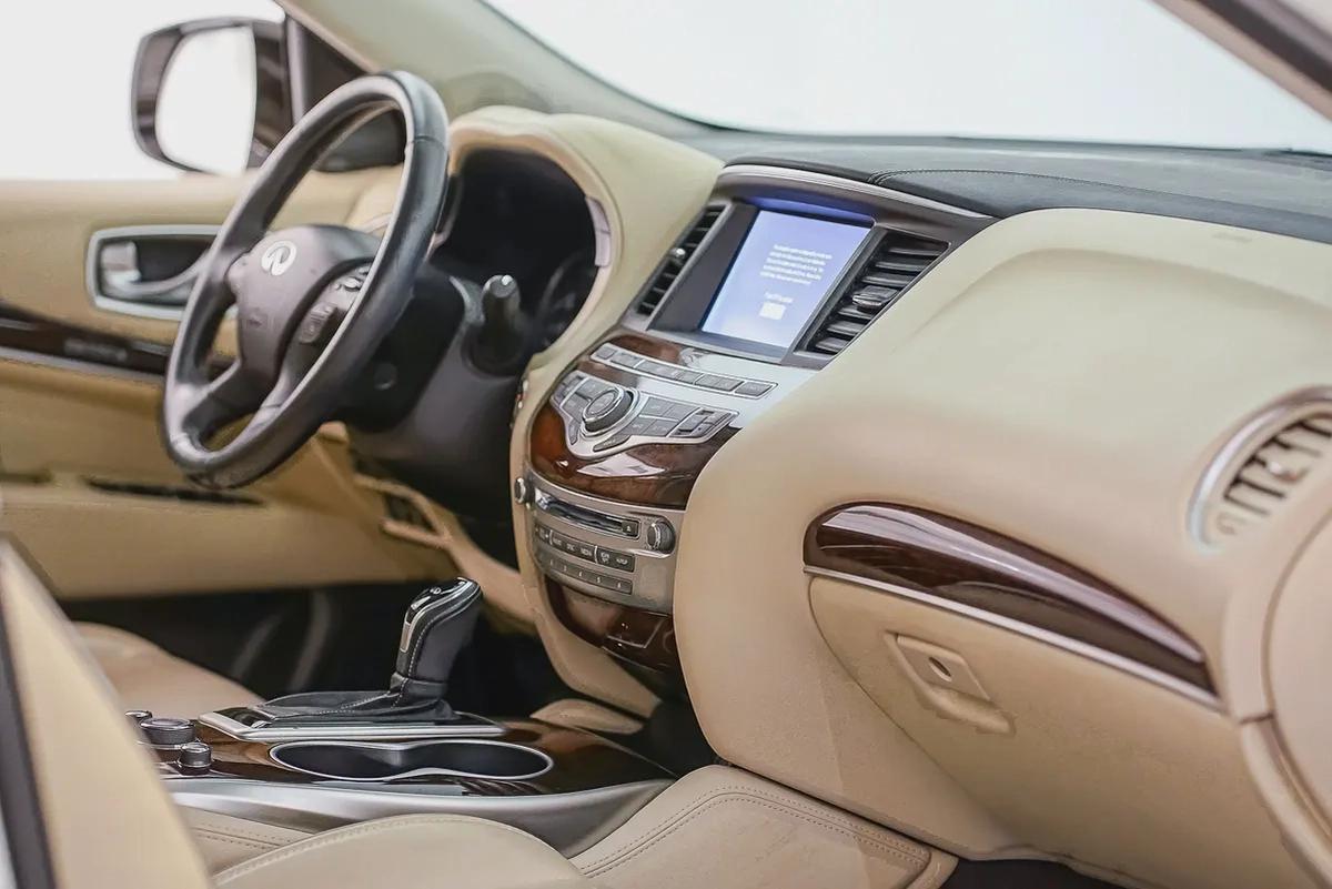 AED 931 PM | INFINITY QX60 7-SEATER 2017 | 7-SEATER | PARTIAL AGENCY HISTORY | 1 YEAR WARRANTY| GCC-15-15