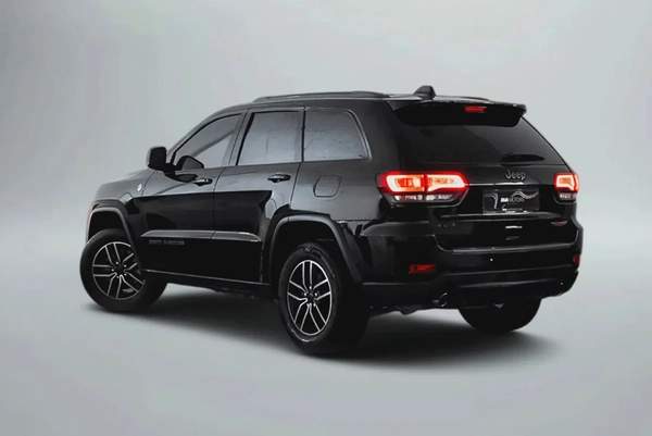 1,744 AED / 60 months | 0% DP | 2019 Jeep Grand Cherokee Trailhawk