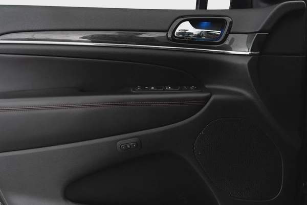 1,744 AED / 60 months | 0% DP | 2019 Jeep Grand Cherokee Trailhawk