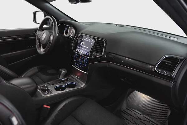 1,744 AED / 60 months | 0% DP | 2019 Jeep Grand Cherokee Trailhawk