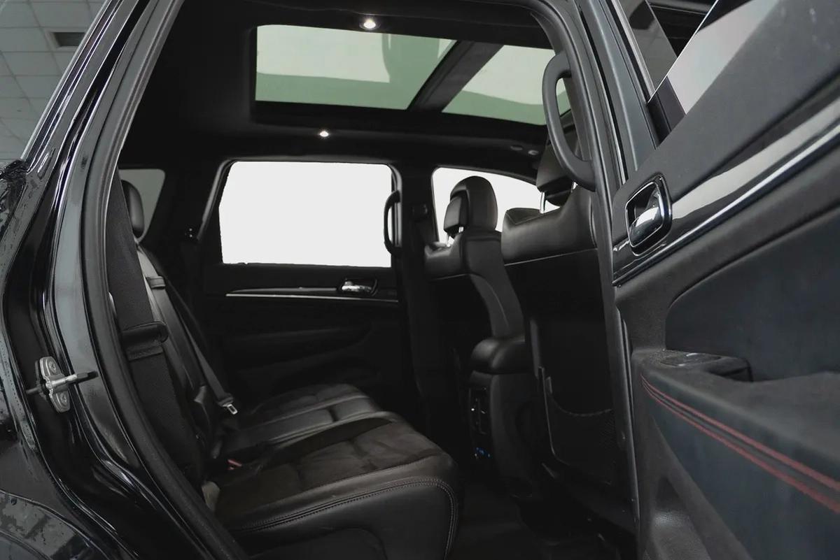 1,744 AED / 60 months | 0% DP | 2019 Jeep Grand Cherokee Trailhawk-12-12