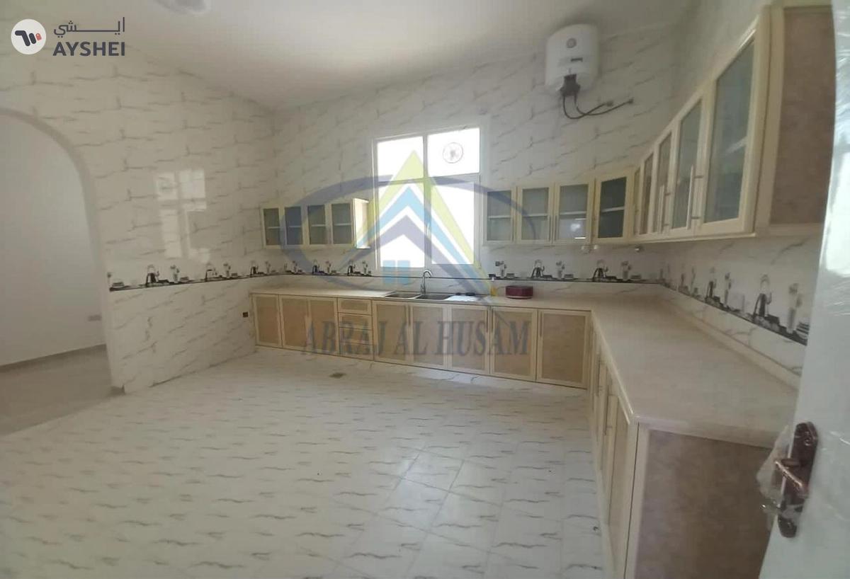 Villa for sale in Shakhbout City-1-landscape