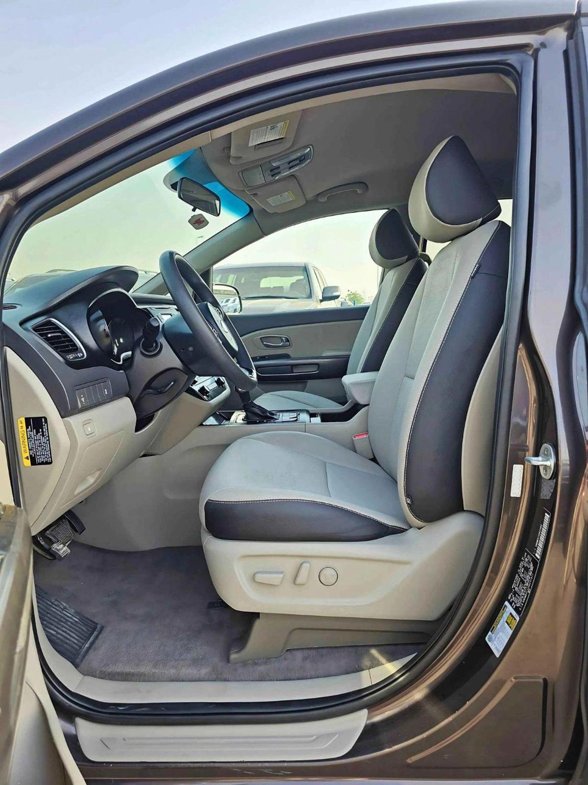 Kia Sedona LX / V6 / 3.3L / 7 SEATS / ELECTRIC SEATS/ EXPORT ONLY / LOT# 31911-6-6