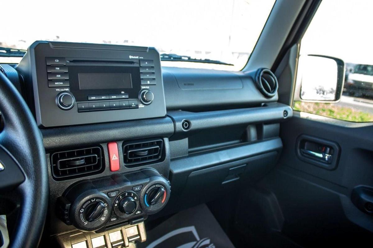 Suzuki Jimny GL 1.5L (3-Doors)-3-3