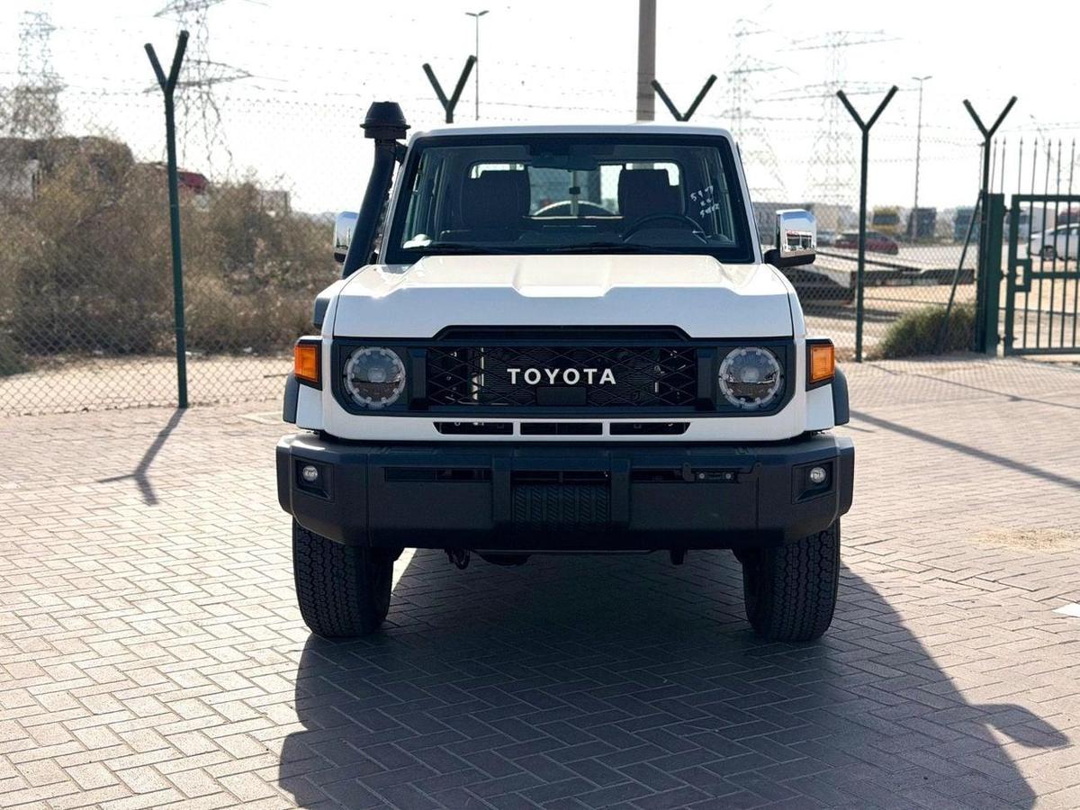 Toyota Land Cruiser Pick Up Toyota Land Cruiser LC79 DC Full option Oman spec 2026-0-0