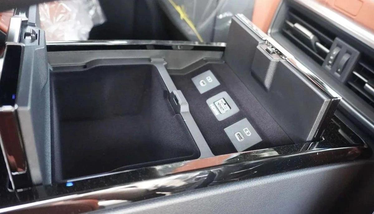 Lexus LX 700h LX700H VIP full option-24-24