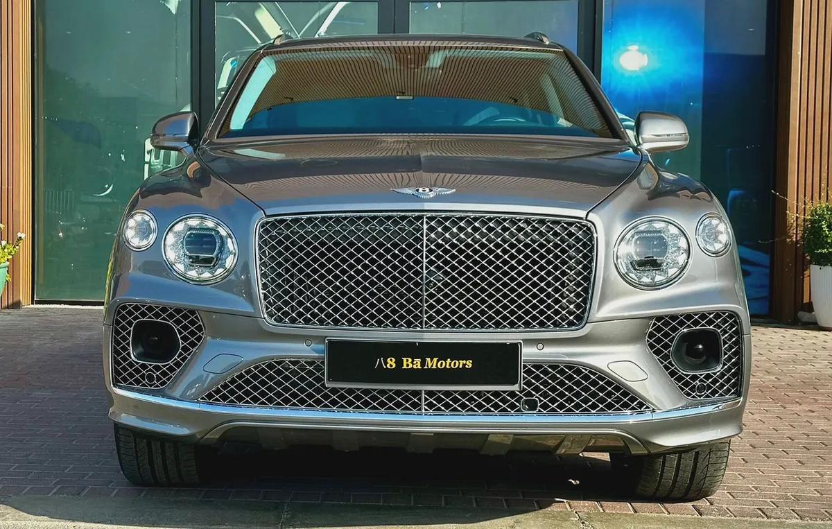 2023 Bentley Bentayga Azure | GCC Specs | Dealership Warranty | Fully Loaded | Crypto Friendly-1-1