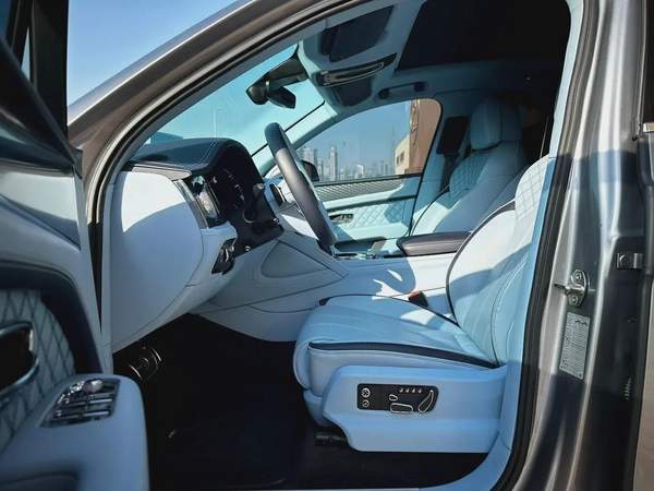 2023 Bentley Bentayga Azure | GCC Specs | Dealership Warranty | Fully Loaded | Crypto Friendly