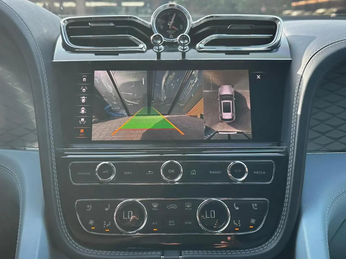 2023 Bentley Bentayga Azure | GCC Specs | Dealership Warranty | Fully Loaded | Crypto Friendly-14-14