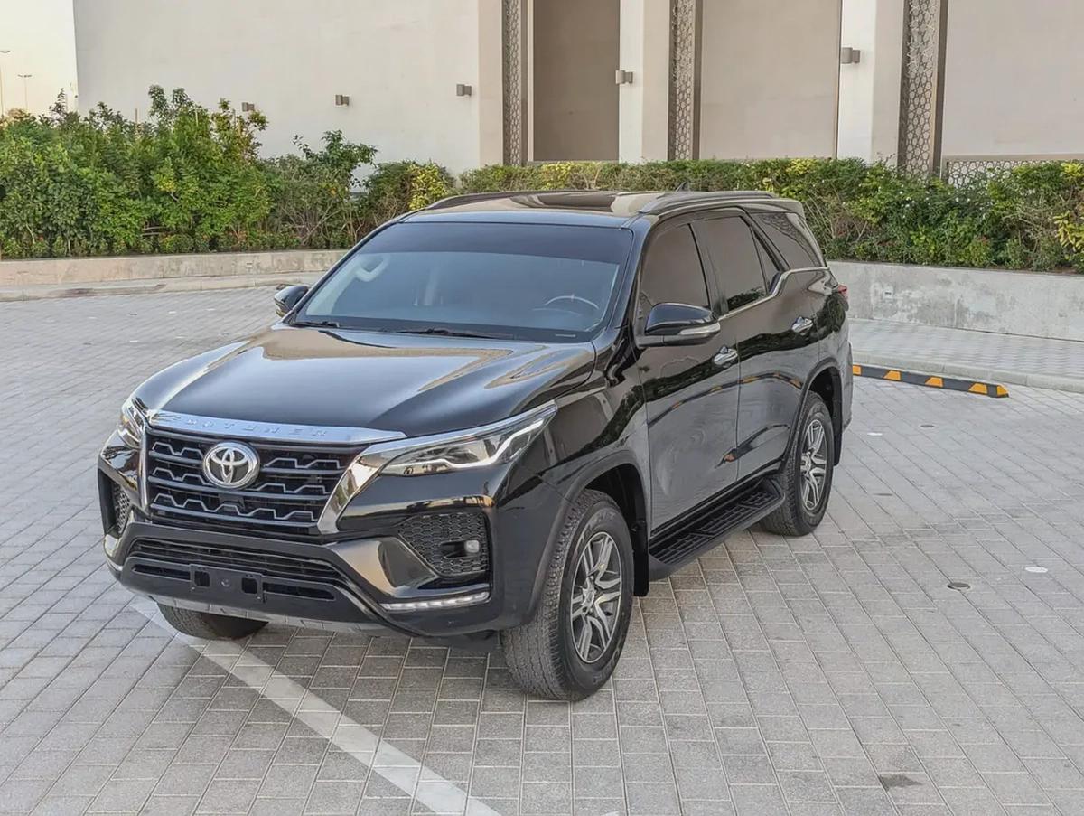 TOYOTA FORTUNER 2017 FACELIFTED 2025 GXR V6 4.0L GCC IN EXCELLENT CONDITION-1-1