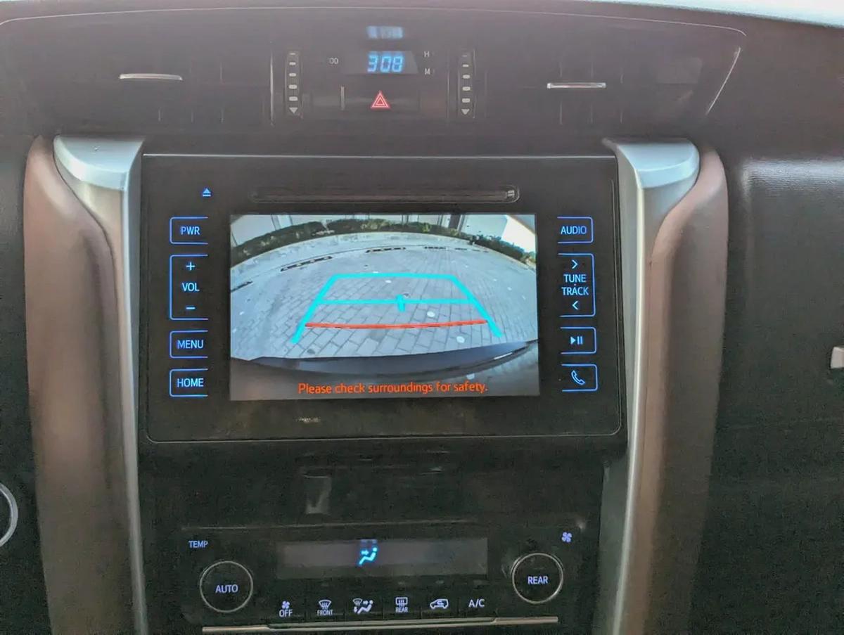 TOYOTA FORTUNER 2017 FACELIFTED 2025 GXR V6 4.0L GCC IN EXCELLENT CONDITION-8-8