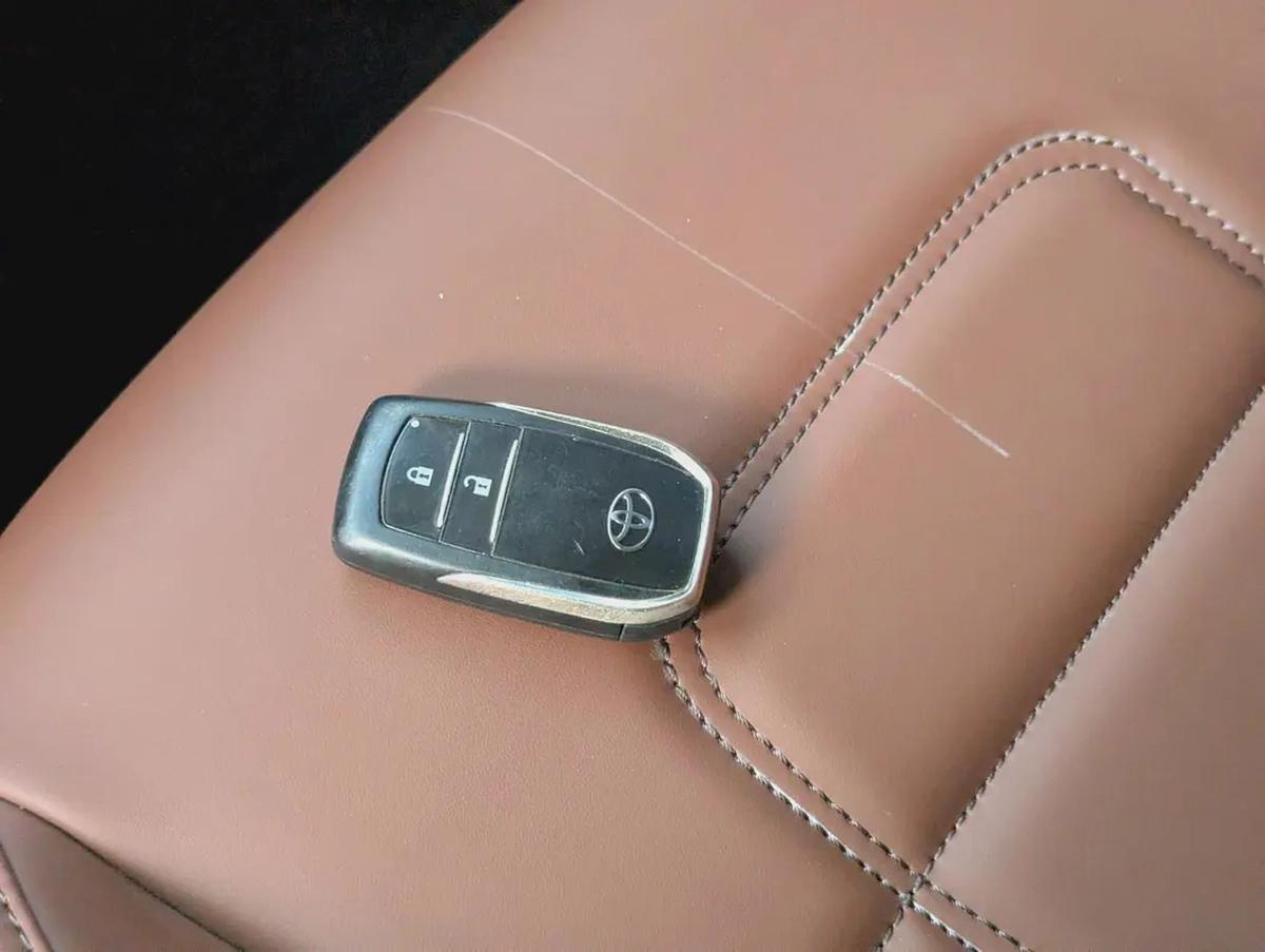 TOYOTA FORTUNER 2017 FACELIFTED 2025 GXR V6 4.0L GCC IN EXCELLENT CONDITION-9-9