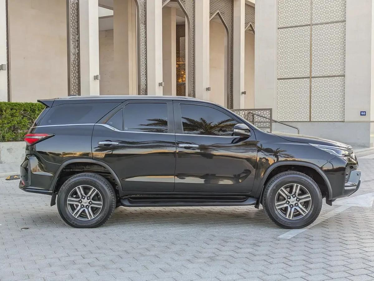 TOYOTA FORTUNER 2017 FACELIFTED 2025 GXR V6 4.0L GCC IN EXCELLENT CONDITION-16-16