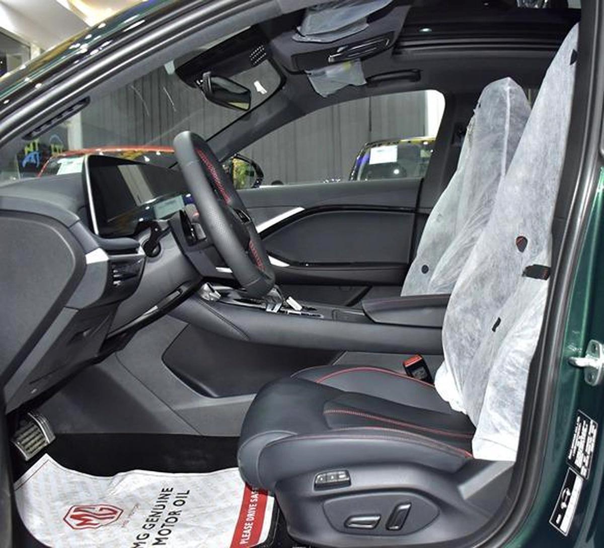 MG 7 Trophy ( 2026 Model ) in Green Color GCC Specs-10-10