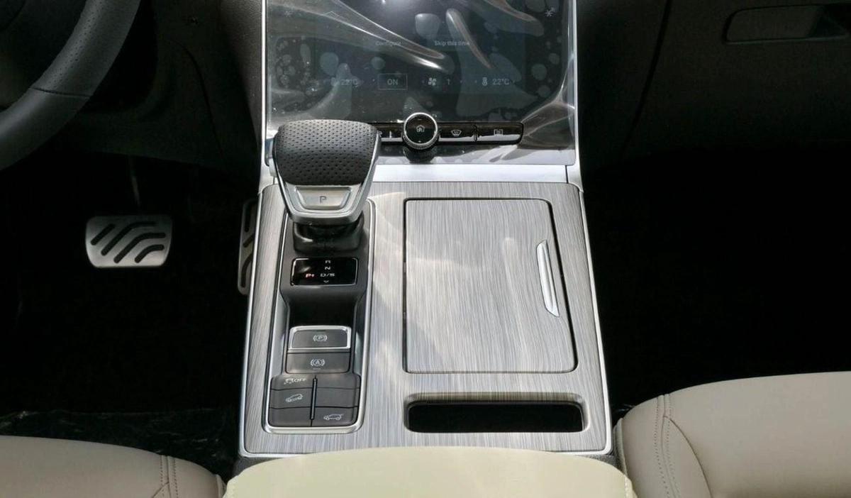 MG RX5 Brand New MG RX5 Plus Deluxe 2025 FOR EXPORT 1.5L A/T| Petrol | Grey/Beige |N-RX5-DEL-1.5-25|-14-14