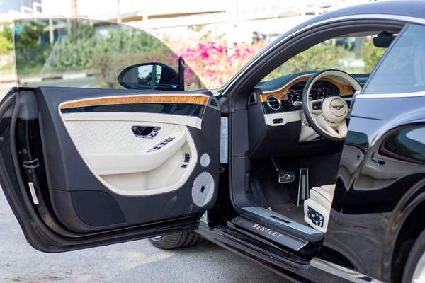 Bentley Continental GT 6.0L W12 (626 HP)