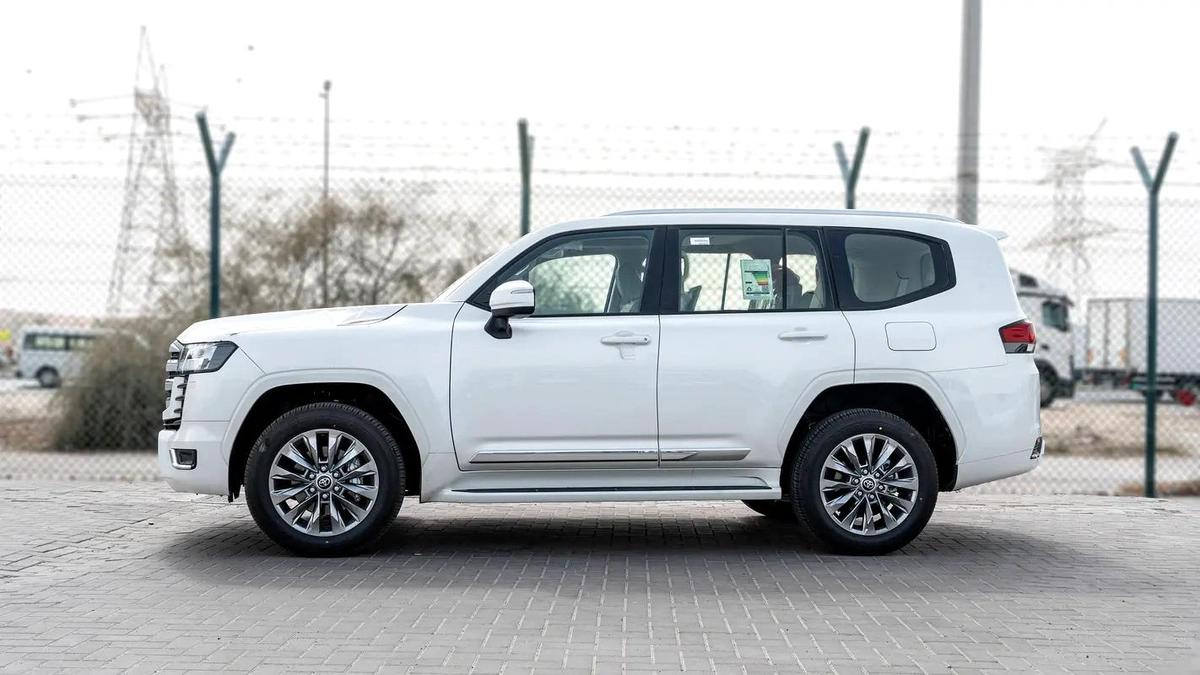 2026 Toyota Land Cruiser GXR 3.5L AT Petrol (Full Option with Radar)-11-11