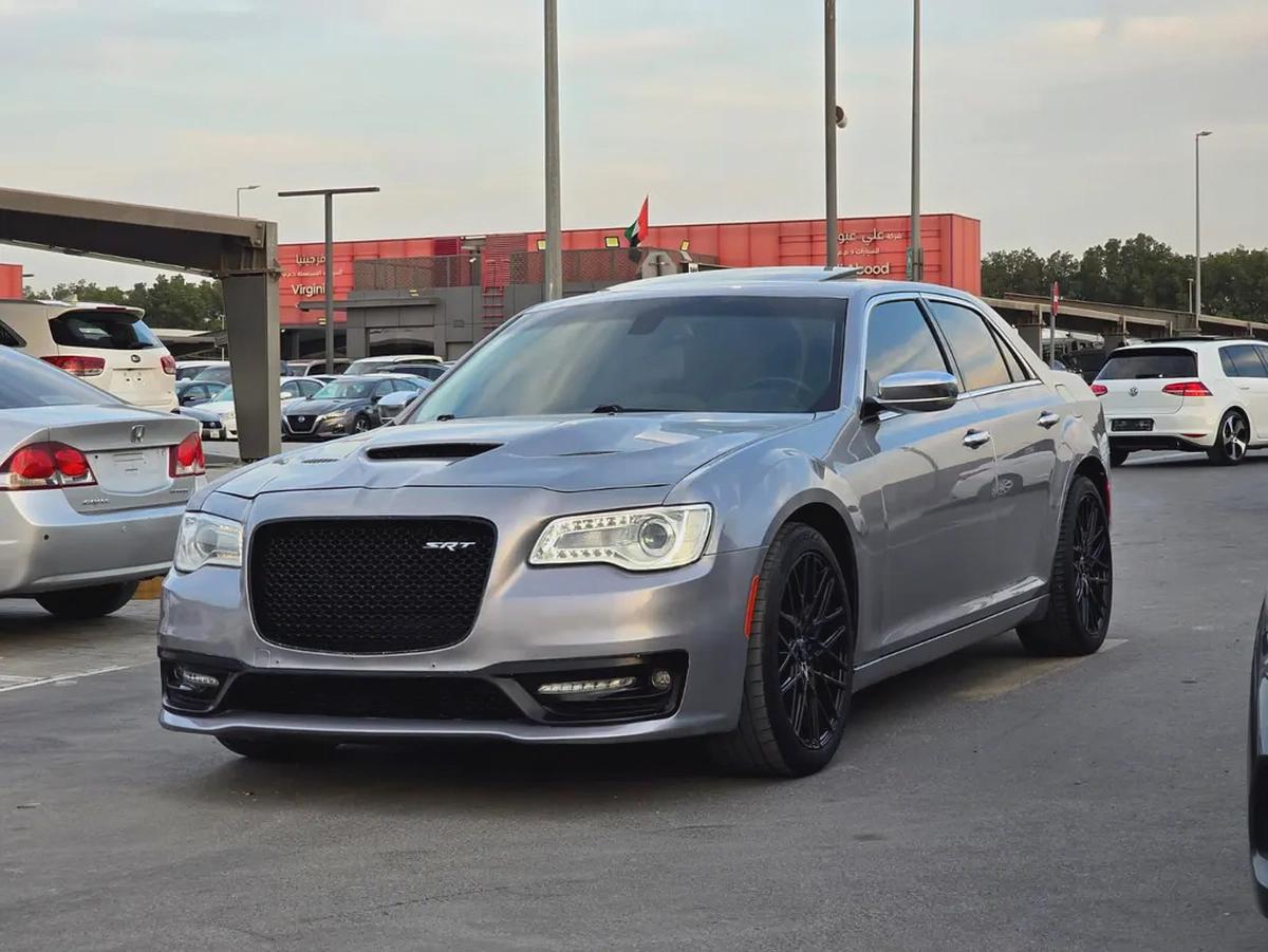 كرايسلر 300c مواصفات امريكية هيمي 8 سلندر بحالة جيدة-1-1