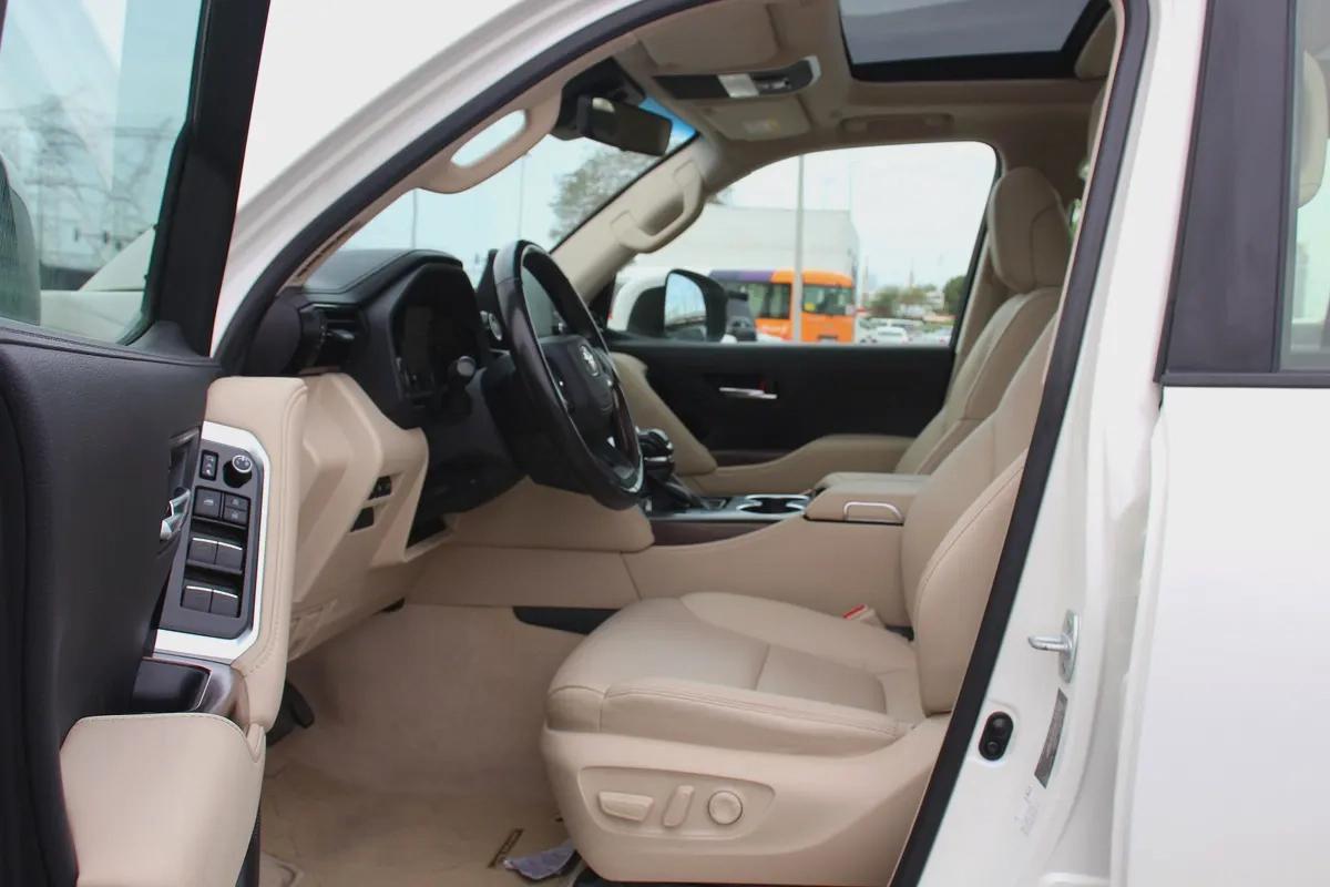 2023 Toyota Land Cruiser GXR - GCC Specs-3-3